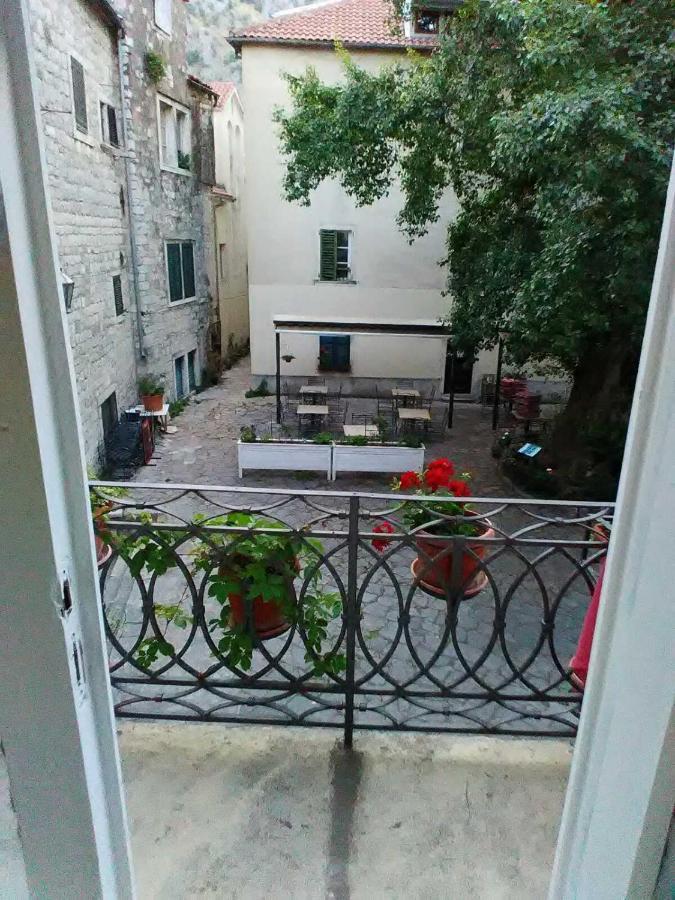 Guesthouse Nikoleta Kotor Exterior photo